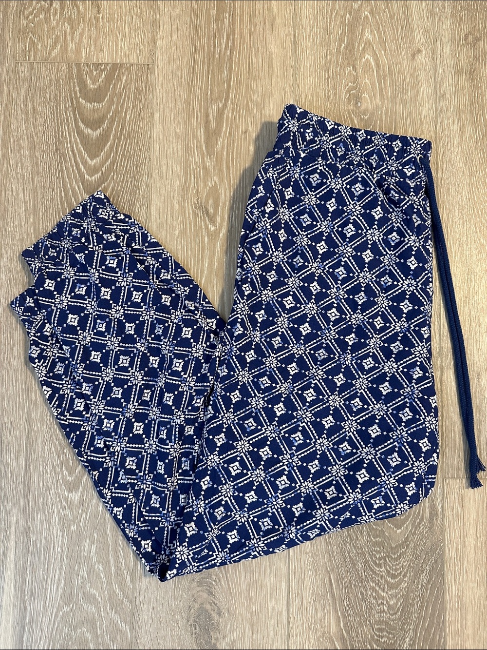 Forever 21 Blue and White Geometric Drawstring Joggers - Size M